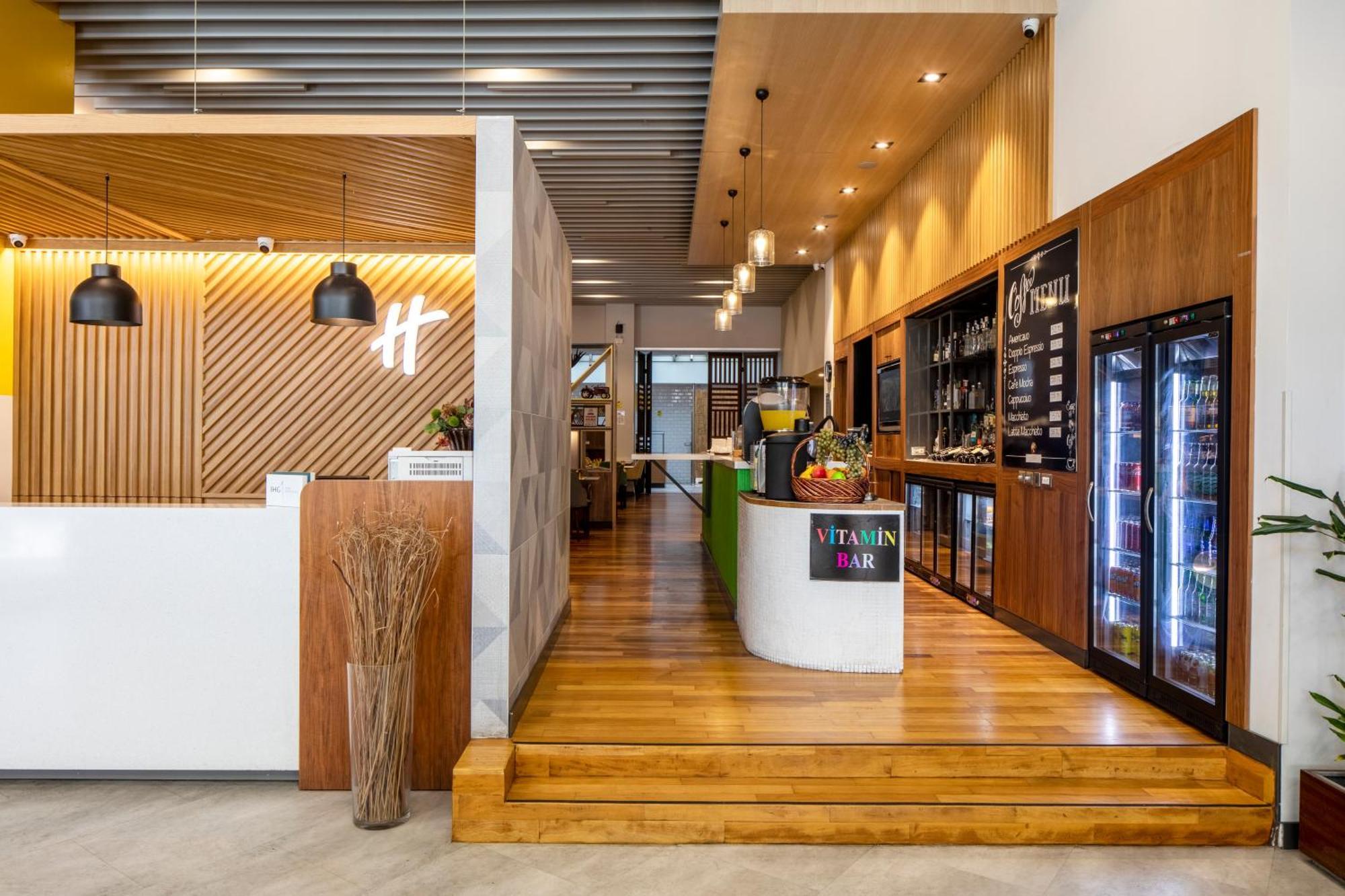Holiday Inn Sisli By Ihg Istanbul Ngoại thất bức ảnh