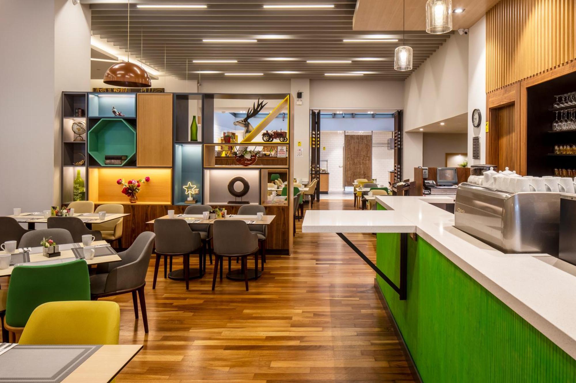 Holiday Inn Sisli By Ihg Istanbul Ngoại thất bức ảnh