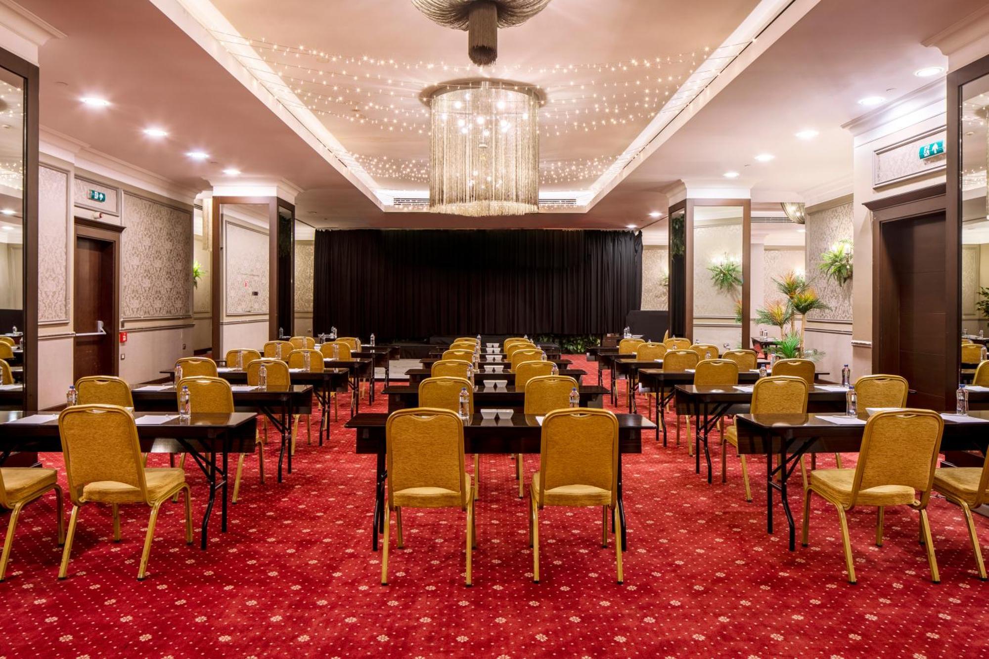 Holiday Inn Sisli By Ihg Istanbul Ngoại thất bức ảnh