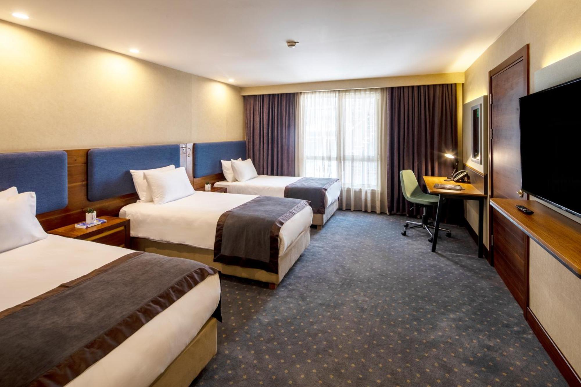Holiday Inn Sisli By Ihg Istanbul Ngoại thất bức ảnh