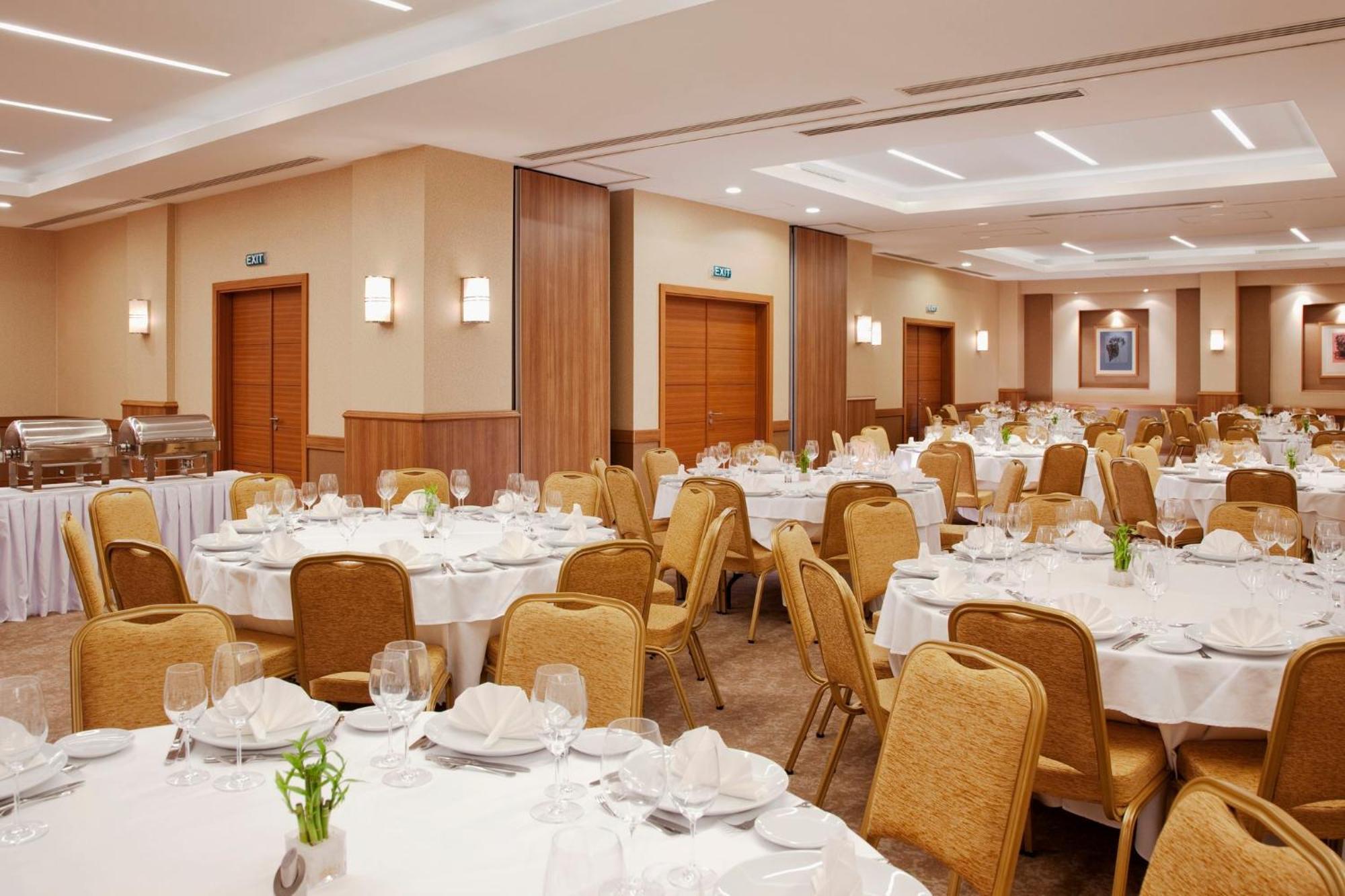 Holiday Inn Sisli By Ihg Istanbul Ngoại thất bức ảnh